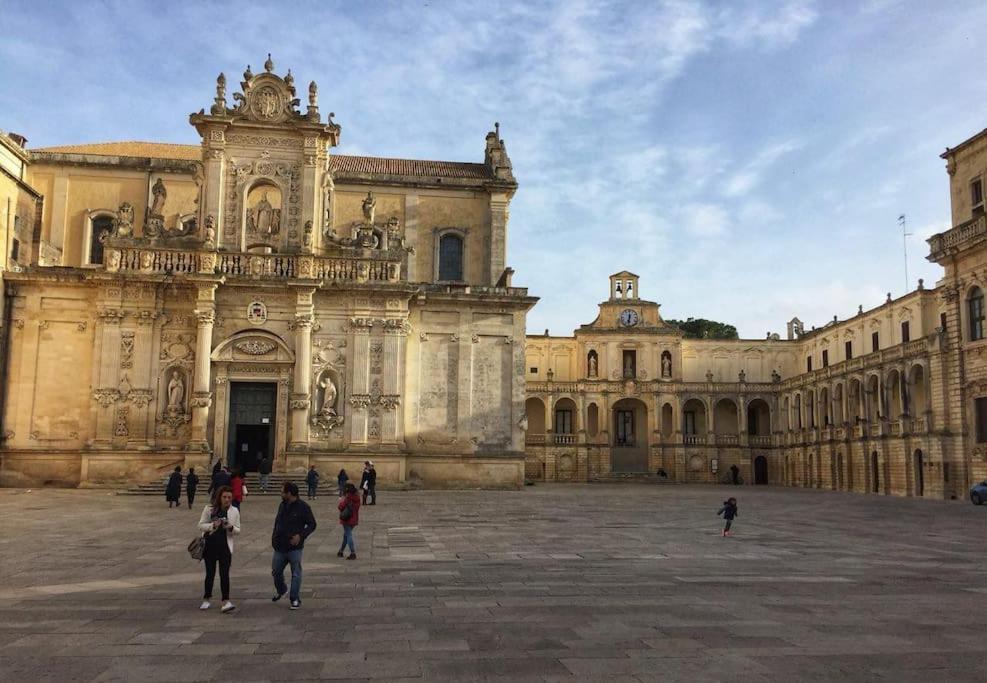 Casa Vacanze De Mari Lecce Exterior foto